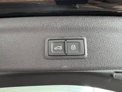 Photo 14 Audi Q3  45 TFSIe 245 ch S tronic 6