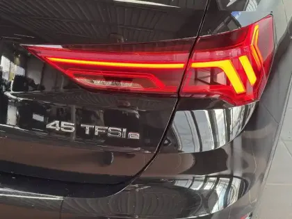 Photo 27 Audi Q3  45 TFSIe 245 ch S tronic 6