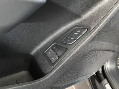 Photo 25 Audi Q3  45 TFSIe 245 ch S tronic 6