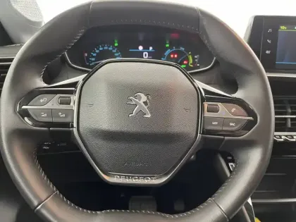 Photo 131 Peugeot 208  Electrique 50 kWh 136ch