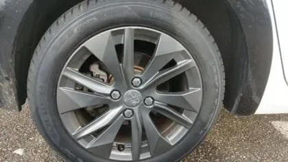 Photo 107 Peugeot 208  Electrique 50 kWh 136ch