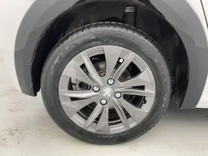 Photo 127 Peugeot 208  Electrique 50 kWh 136ch