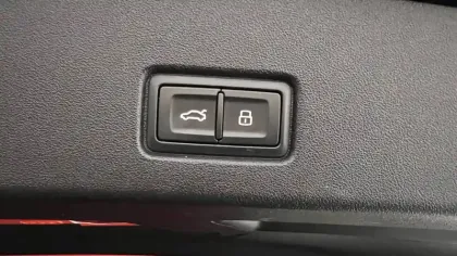 Photo 5 Audi Q4  e-tron 40 204 ch 82 kWh