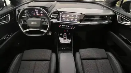 Photo 24 Audi Q4  e-tron 40 204 ch 82 kWh