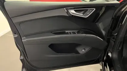 Photo 11 Audi Q4  e-tron 40 204 ch 82 kWh