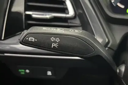 Photo 19 Audi Q4  e-tron 40 204 ch 82 kWh