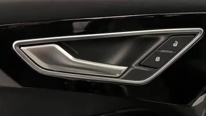 Photo 14 Audi Q4  e-tron 40 204 ch 82 kWh