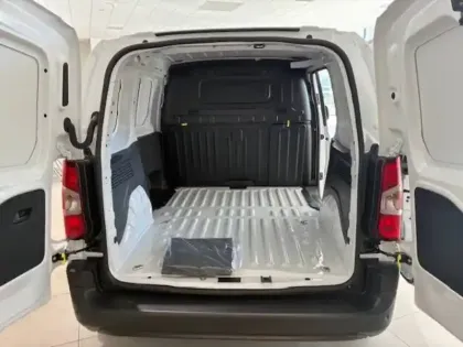 Photo 1 Opel combo  CARGO M CHARGE UTILE MAJOREE DIESEL 130 CH AUTOMATIQUE