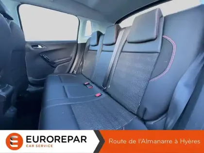 Photo 51 Peugeot 2008  BlueHDi 120ch S&S EAT6