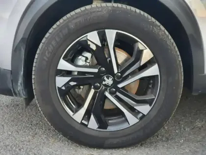 Photo 14 Peugeot 2008  PureTech 130 S&S EAT8