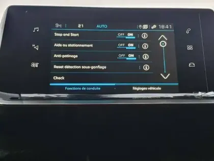 Photo 13 Peugeot 2008  PureTech 130 S&S EAT8