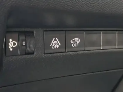 Photo 6 Peugeot 2008  PureTech 130 S&S EAT8