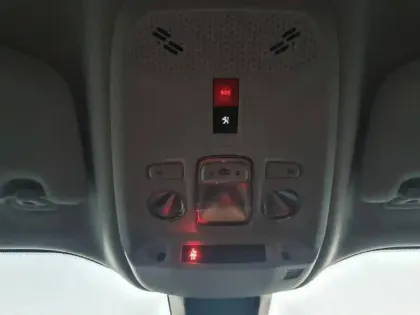 Photo 3 Peugeot 2008  PureTech 130 S&S EAT8