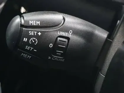 Photo 10 Peugeot 2008  PureTech 130 S&S EAT8