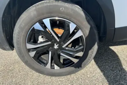 Photo 8 Peugeot 2008  PureTech 130 S&S EAT8