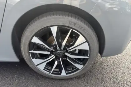 Photo 14 Peugeot 308  Hybrid 145 e-DCS6