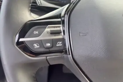 Photo 18 Peugeot 308  Hybrid 145 e-DCS6
