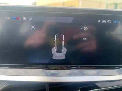 Photo 32 Peugeot 208  PureTech 100 S&S BVM6