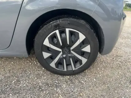 Photo 27 Peugeot 208  PureTech 100 S&S BVM6