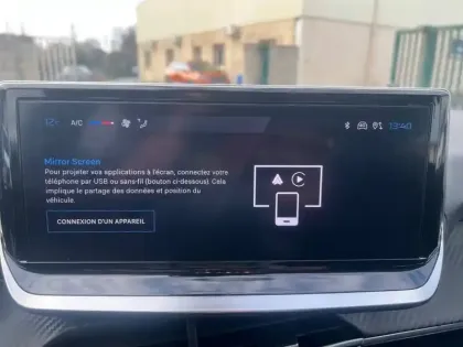 Photo 31 Peugeot 208  PureTech 100 S&S BVM6