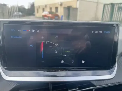 Photo 13 Peugeot 208  PureTech 100 S&S BVM6