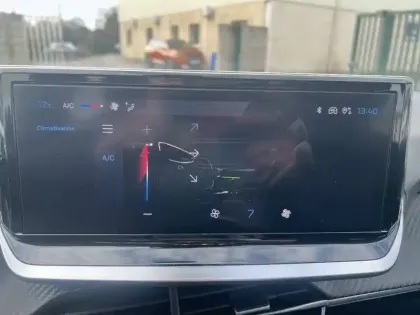 Photo 30 Peugeot 208  PureTech 100 S&S BVM6