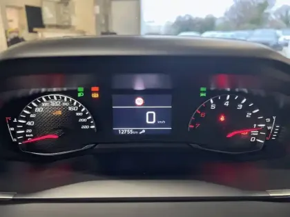 Photo 11 Peugeot 208  PureTech 100 S&S BVM6