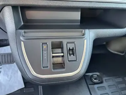 Photo 13 Peugeot Expert  FGN M DIESEL 145 CH AUTOMATIQUE