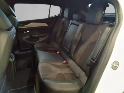 Photo 11 Peugeot 408  Electrique 58 kWh 210ch