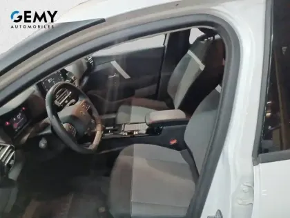 Photo 8 Citroën C4  PureTech 130 S&S EAT8