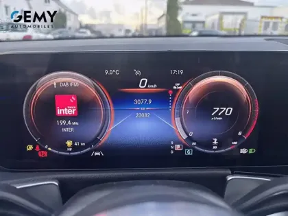 Photo 14 Mercedes GLB  200 d 8G-DCT