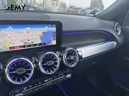 Photo 17 Mercedes GLB  200 d 8G-DCT