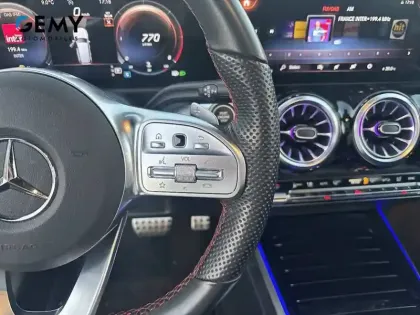 Photo 12 Mercedes GLB  200 d 8G-DCT