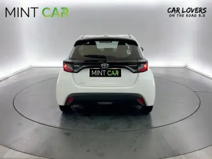 Photo 7 Toyota Yaris  HYBRIDE AFFAIRES 116H