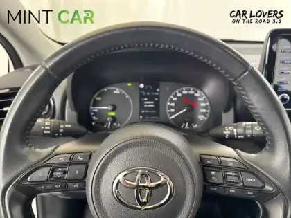 Photo 12 Toyota Yaris  HYBRIDE AFFAIRES 116H