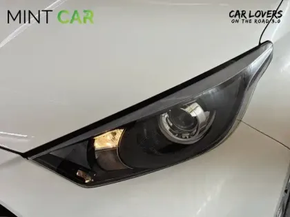 Photo 27 Toyota Yaris  HYBRIDE AFFAIRES 116H