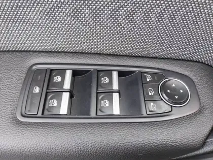 Photo 4 Renault Symbioz  E-Tech full hybrid 145