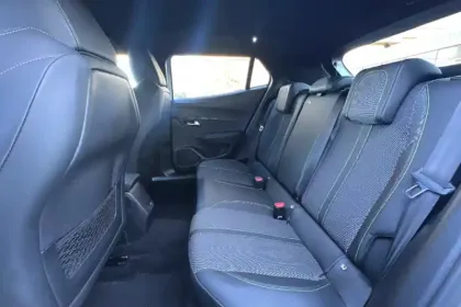 Photo 9 Peugeot 2008  PureTech 130 S&S EAT8