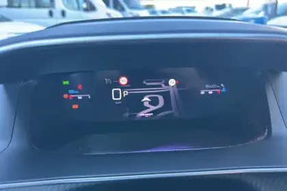 Photo 14 Peugeot 2008  PureTech 130 S&S EAT8