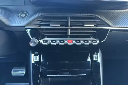 Photo 19 Peugeot 2008  PureTech 130 S&S EAT8