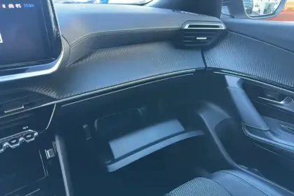 Photo 21 Peugeot 2008  PureTech 130 S&S EAT8