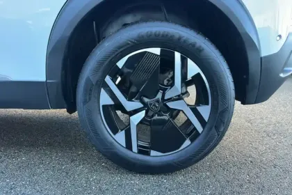 Photo 28 Peugeot 2008  PureTech 130 S&S EAT8