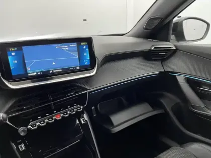 Photo 24 Peugeot 2008  Electrique 136 ch