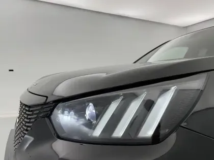 Photo 32 Peugeot 2008  Electrique 136 ch