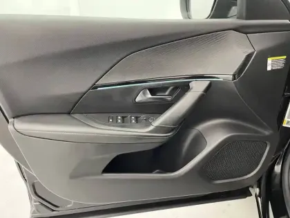 Photo 25 Peugeot 2008  Electrique 136 ch