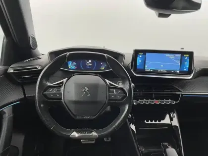 Photo 21 Peugeot 2008  Electrique 136 ch