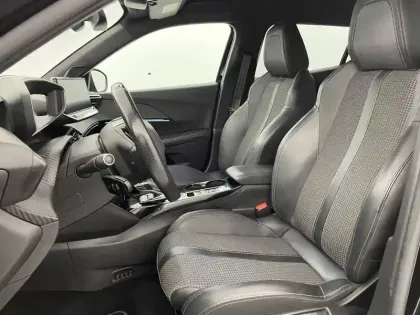 Photo 13 Peugeot 2008  Electrique 136 ch