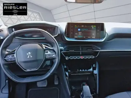 Photo 7 Peugeot 208  Electrique 50 kWh 136ch
