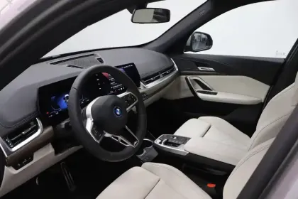 Photo 32 BMW X1 i eDrive20 204ch BVA
