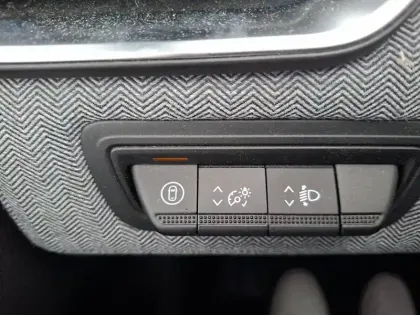 Photo 48 Renault Clio  Eco-G 100 ch GSR2